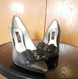 NWOT Nina Bow Pointed Toe Heels